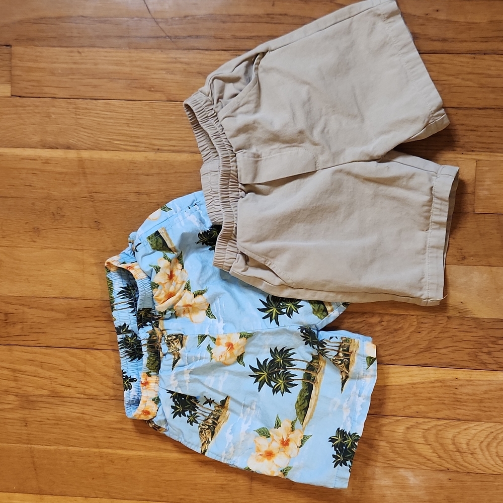 2 pairs of shorts